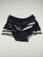 Load image into Gallery viewer, SMALL lace stripe hot pants
