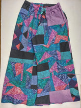 Load image into Gallery viewer, MEDIUM 90s print recycled pants
