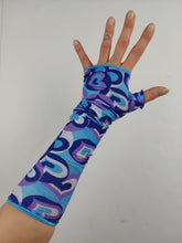Load image into Gallery viewer, Pastel hearts arm warmers
